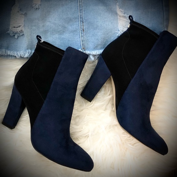Beautiful Ivanka Trump Blue Suede/Black Elastic Ankle Boots - Picture 3 of 12